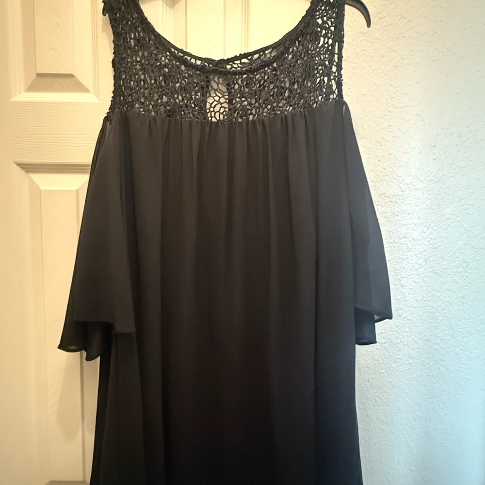 Elegant Black cold shoulder dress NWT!